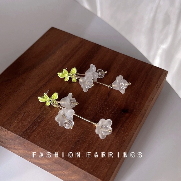 Handmade Green Enamel Flower Tassel Earrings – 925 Silver 🌸✨ - Picture 7 of 7